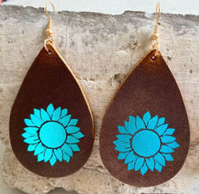 Load image into Gallery viewer, Leather foil stamped earrings