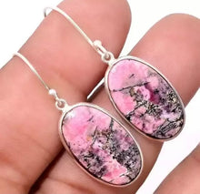 Load image into Gallery viewer, Oval stone earrings