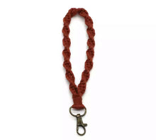 Load image into Gallery viewer, Macrame key leash