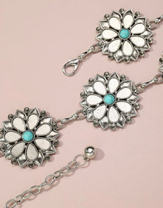 White flower chain belt