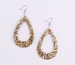 Hollowed out teardrop earrings