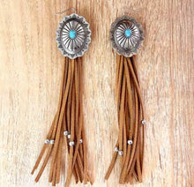 Load image into Gallery viewer, Concho fringe earrings