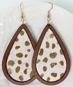 Teardrop horse hair wooden earrings