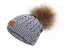 Load image into Gallery viewer, Knitted beanies with pom