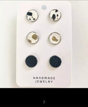 Load image into Gallery viewer, Leather dot earrings