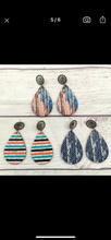 Load image into Gallery viewer, Concho Wooden earrings