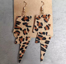 Load image into Gallery viewer, Lightening bolt earrings