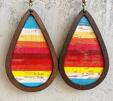 Load image into Gallery viewer, Western Wooden raindrop earrings