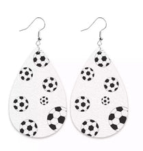 Load image into Gallery viewer, Sport earrings