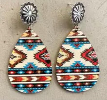 Load image into Gallery viewer, Concho Aztec Wooden earrings