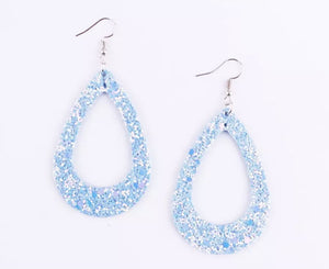 Hollowed out teardrop earrings