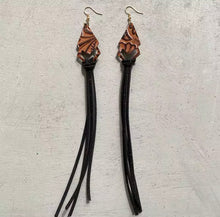 Load image into Gallery viewer, Long tassel earrings