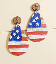 Load image into Gallery viewer, American Flag earrings