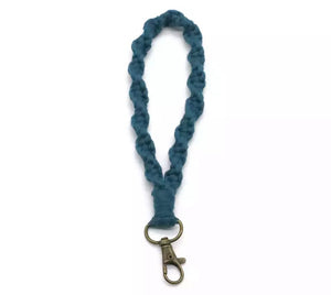 Macrame key leash