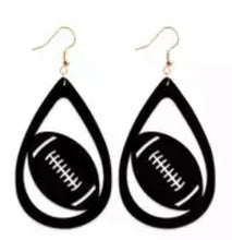 Load image into Gallery viewer, Sport earrings