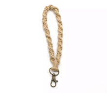 Load image into Gallery viewer, Macrame key leash