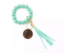 Load image into Gallery viewer, Mama charm wooden beaded key rings