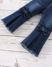 Load image into Gallery viewer, Front pleated bow jeans