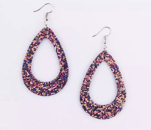 Hollowed out teardrop earrings