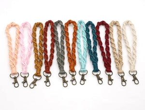 Macrame key leash