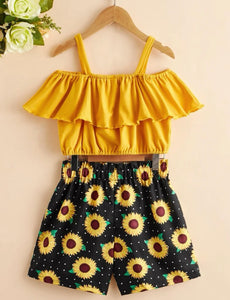 Sunflower short outfit