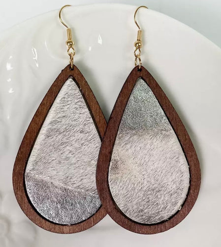 Teardrop horse hair wooden earrings