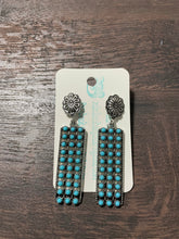 Load image into Gallery viewer, Vintage beaded earrings