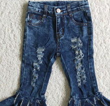 Load image into Gallery viewer, Distressed Flare bottom jeans