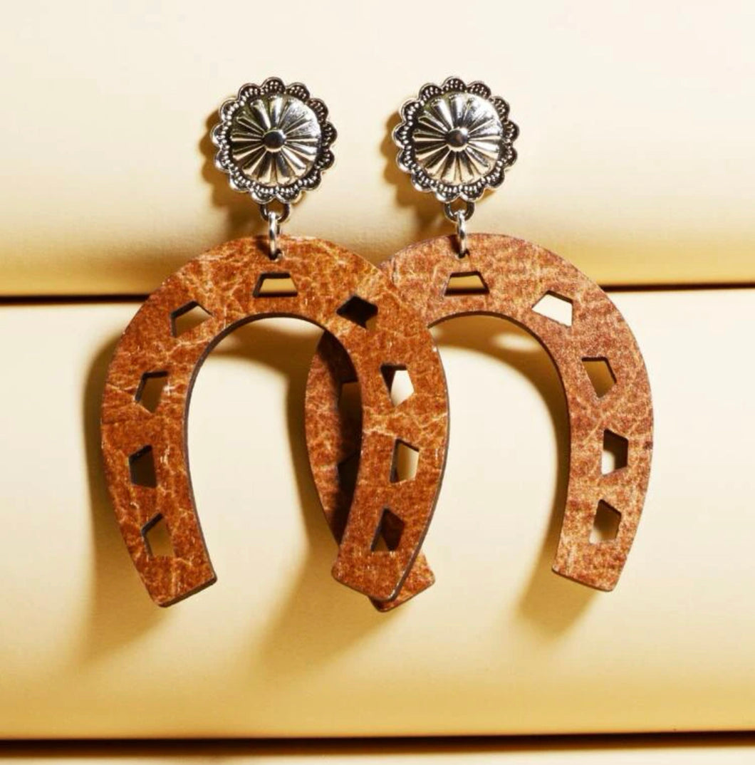 Horseshoe post earrings