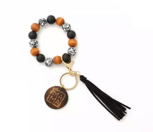 Load image into Gallery viewer, Mama charm wooden beaded key rings