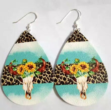 Load image into Gallery viewer, Teardrop sunflower earrings